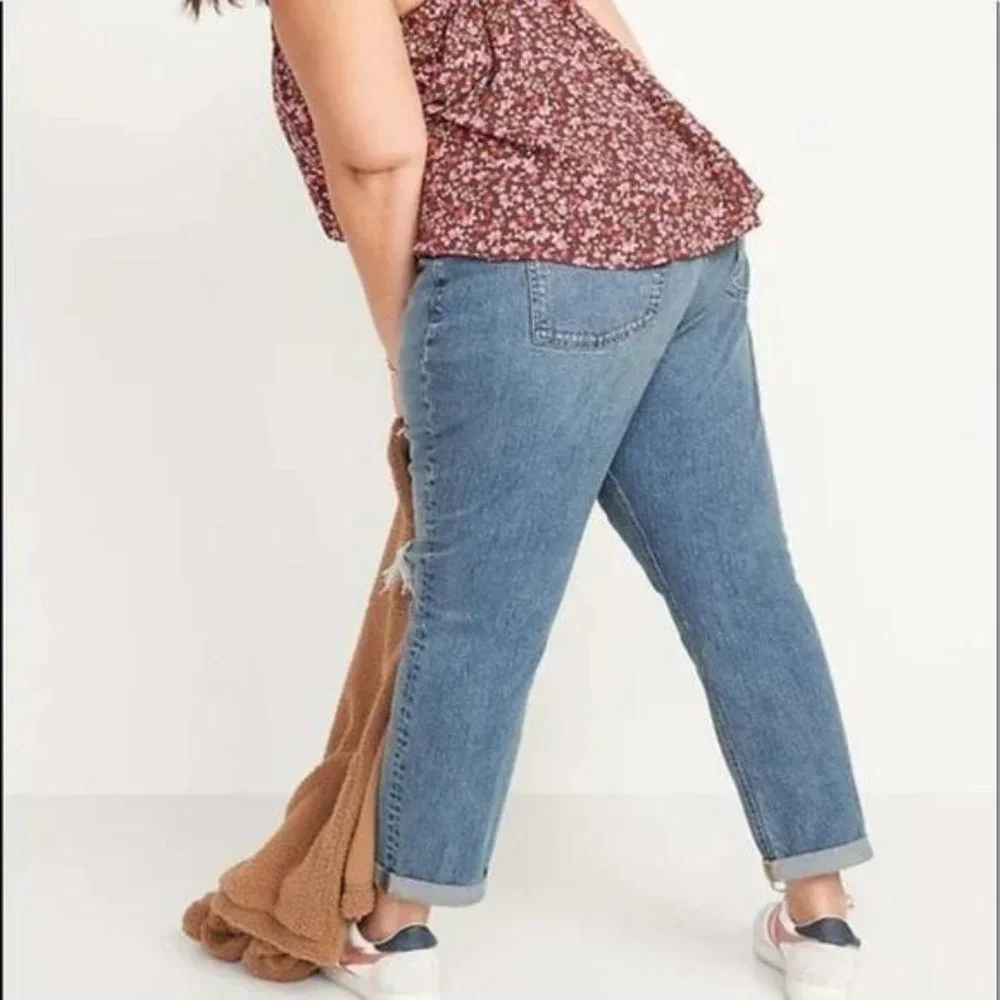 Old Navy Mid-Rise Boyfriend Straight Ripped Jeans for Women - Picture 5 of 8